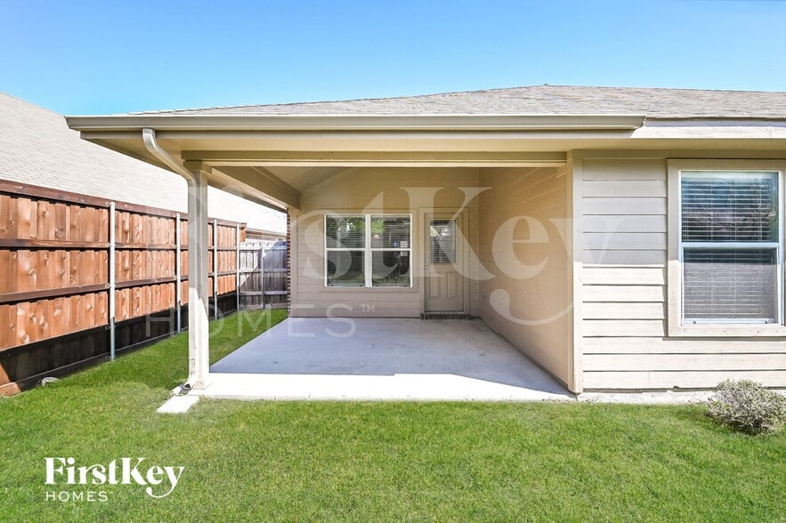 Building Photo - 215 Mulberry Dr