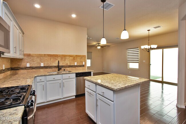 Building Photo - 6716 Red Canyon Sage Ln