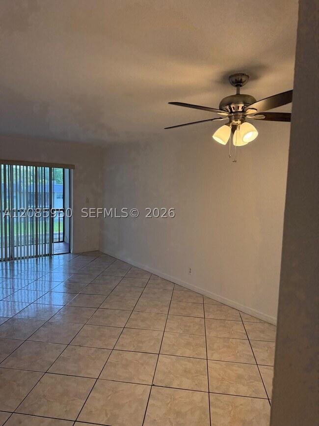 Building Photo - 8040 N Colony Cir