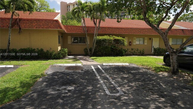 Building Photo - 10722 La Placida Dr
