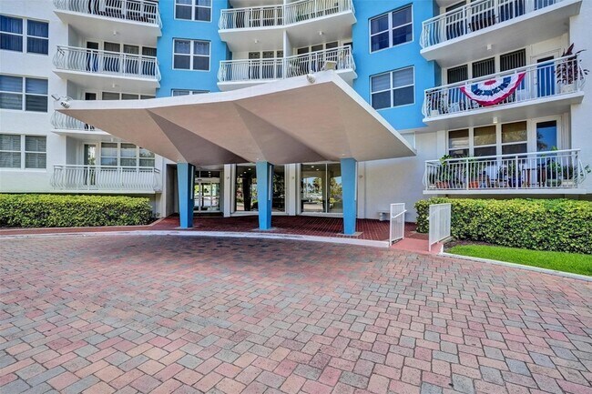 Building Photo - 301 N Ocean Blvd