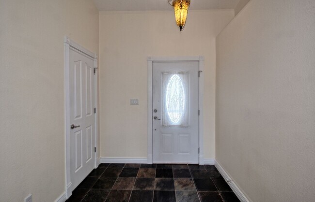 Building Photo - 2245 Idella Ct