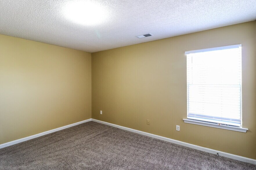 Building Photo - 10203 Sterling Ridge Dr