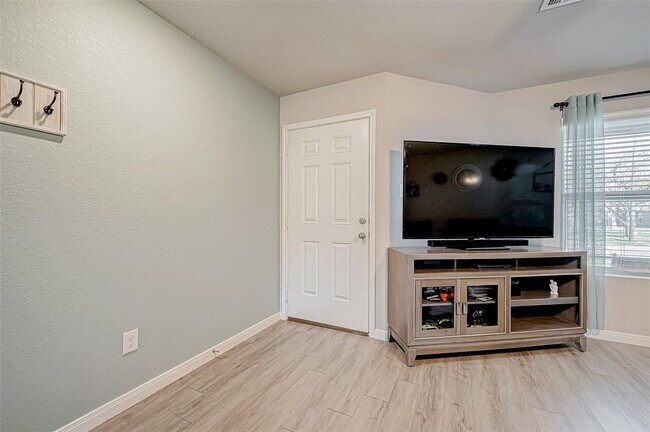 Building Photo - 115 Wilburn Dr