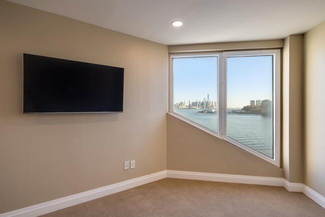 Building Photo - 600 Harbor Blvd