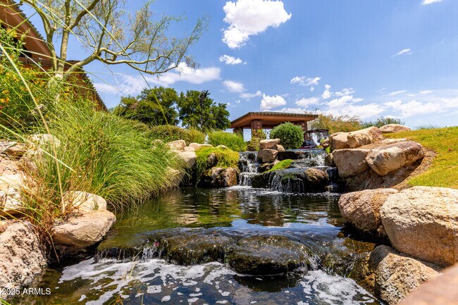 Building Photo - 2735 W Plum Hollow Dr