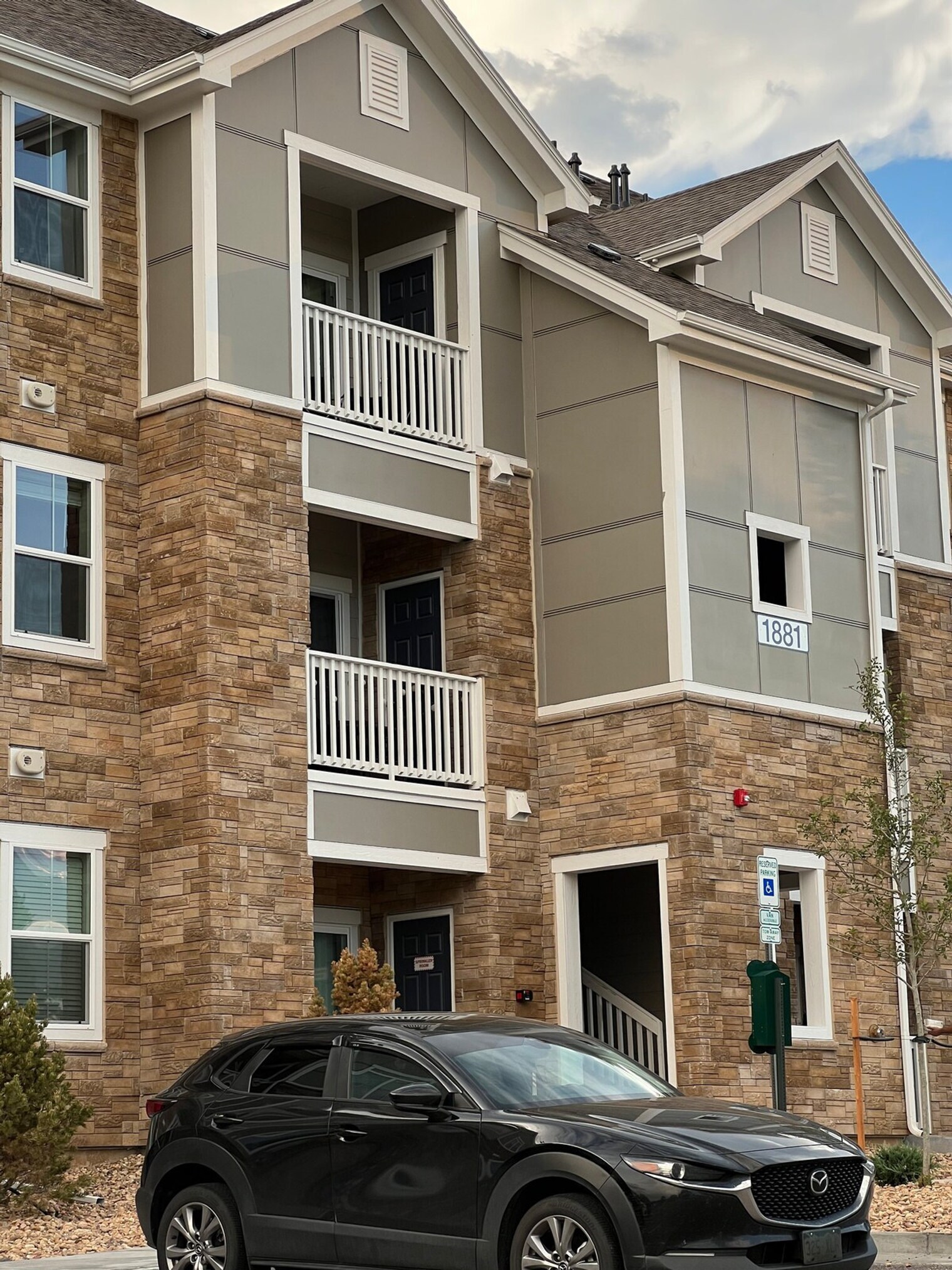 Building Photo - 1801 S Dunkirk St