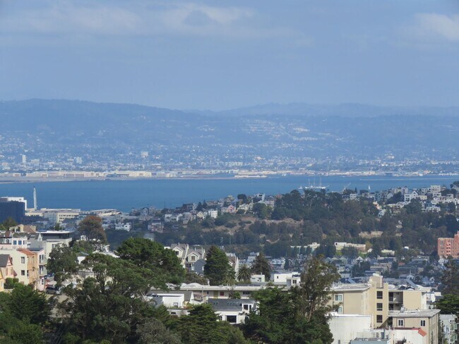 Building Photo - Hidden Gem with Outrageous Views - 1 Bedro...