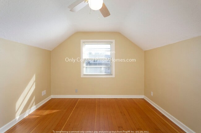 Building Photo - 3031 SE 52nd Ave