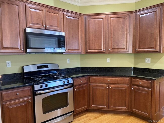 Building Photo - 16 Nicole Ct