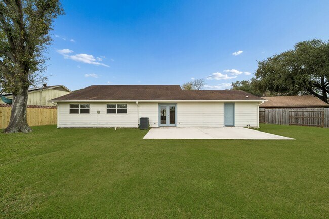 Building Photo - 9602 Lawngate Dr