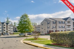 Building Photo - Creekpointe Apartments