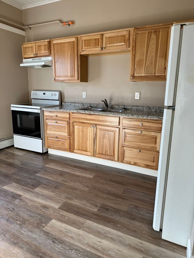 Building Photo - 1 Bedroom Apartment