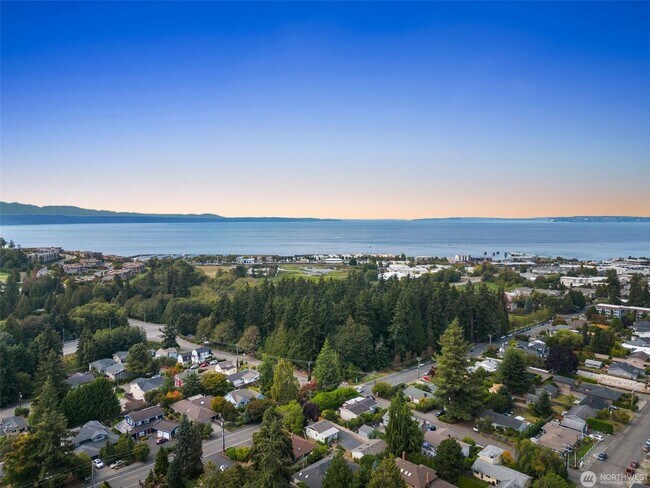 Building Photo - 1bd/1ba Edmonds Condo
