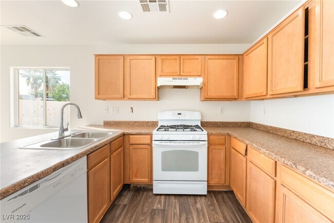 Building Photo - 4045 Puebla St