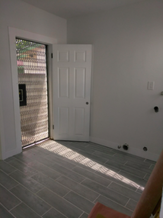 Mud room w W/D hookups - 5733 S Rimpau Blvd