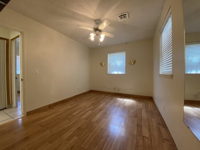Building Photo - 2625 Kings Rd