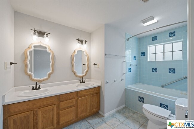 Building Photo - 1310 Scenic View Dr