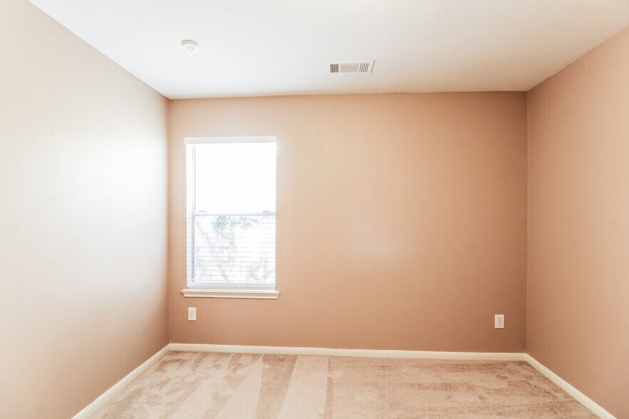Building Photo - 21502 Broadstone Dr