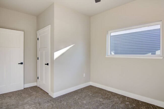 Building Photo - Brand New Luxury Townhomes: 3BR, 2.5Bath A...