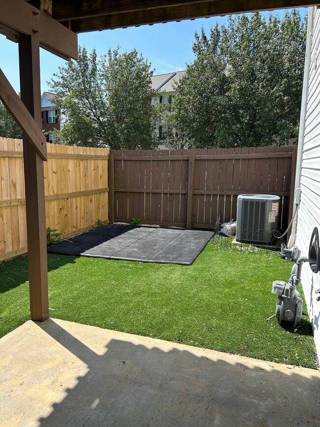 Building Photo - 109 Cambria Ct