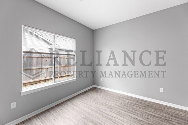 Building Photo - 8804 E Chris St