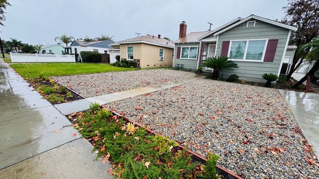 Primary Photo - 613 E El Morado Ct