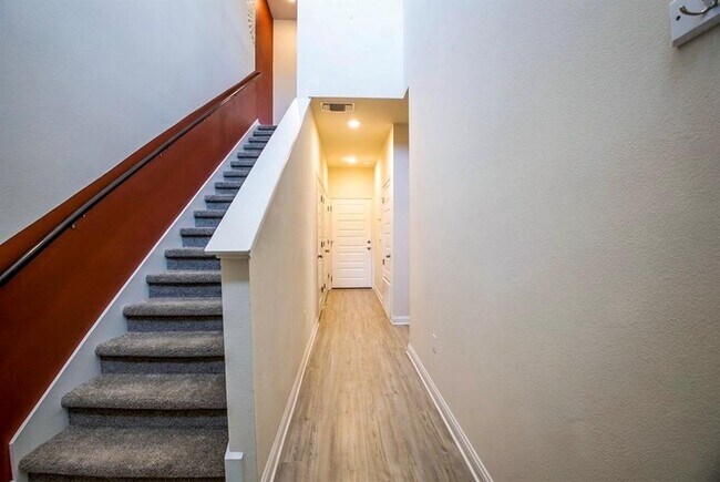 Building Photo - 8306 Mandela Bend