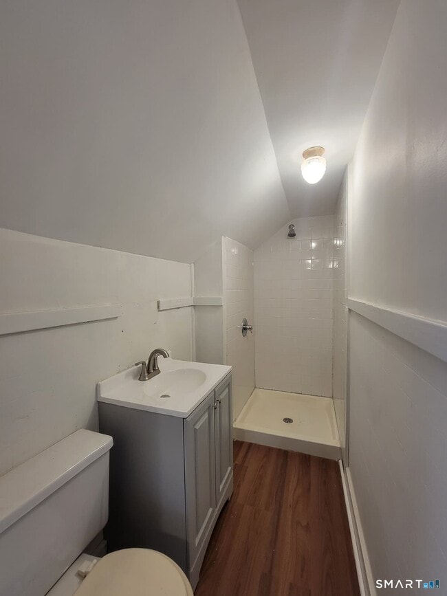 Building Photo - 14 Richard St