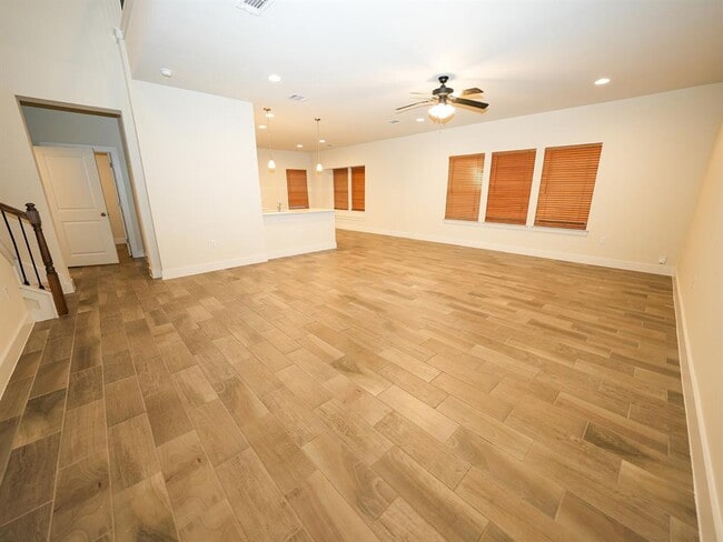 Building Photo - 10613 Harwood Overlook Cove