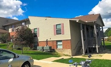 Building Photo - 201 W Main St