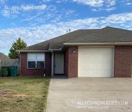 Building Photo - 305 E Asher Ct