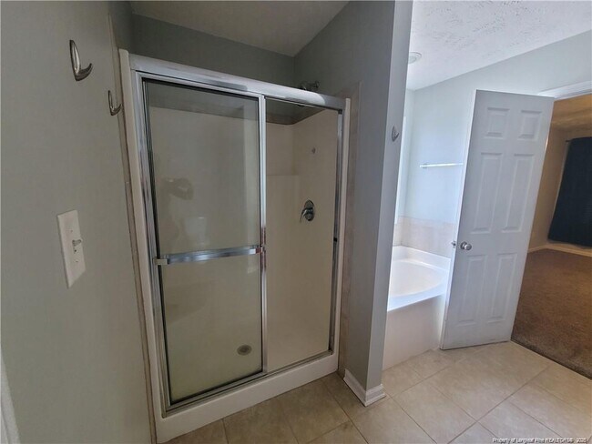 Building Photo - 3608 Crosswinds Dr