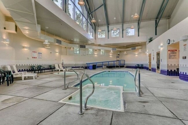 Building Photo - 2 bed, 1 bath available for 1-year in Silverthorne!