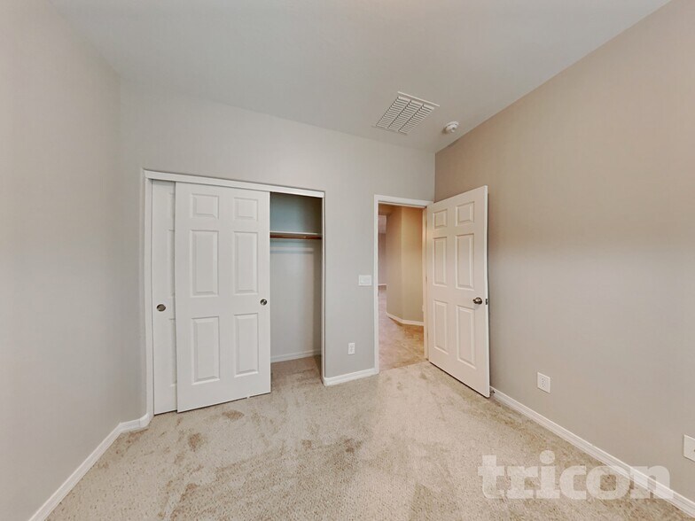 Building Photo - 2403 W Kristina Ave