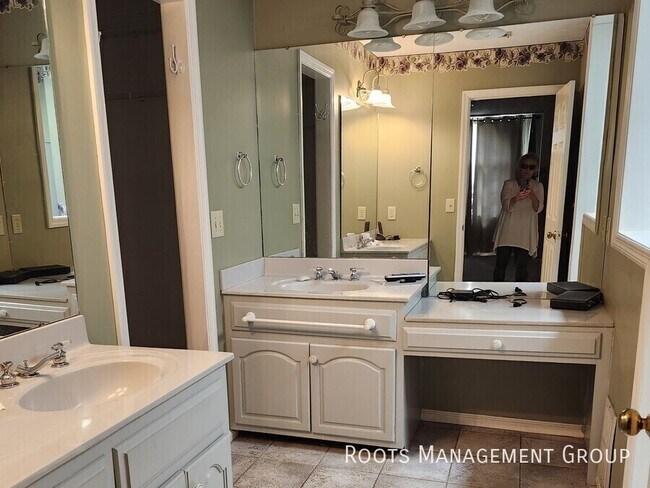 Building Photo - 387 Webster Rd