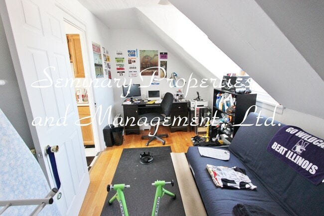 Building Photo - 3311 N Hoyne Ave