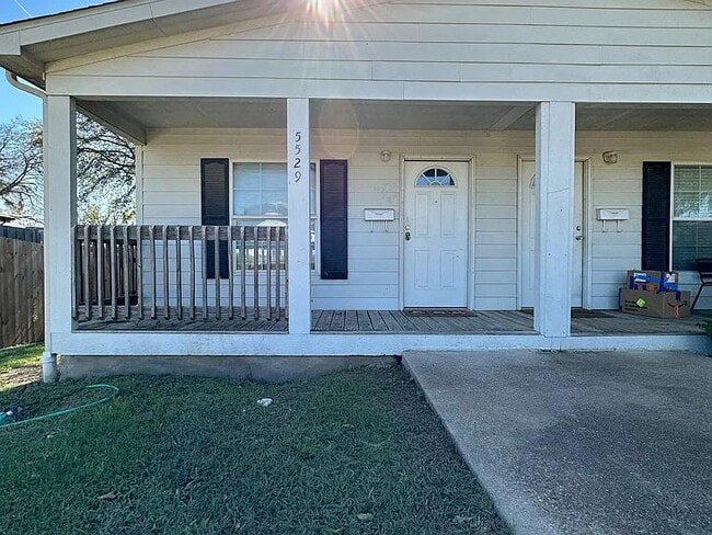 Building Photo - 5529 Mesa Cir