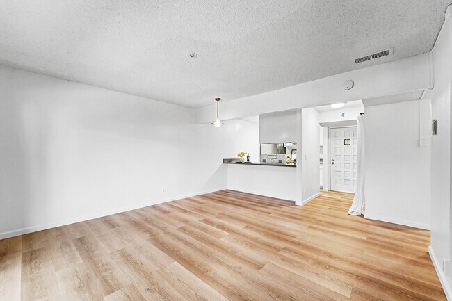 Building Photo - 1453 Neotomas Ave