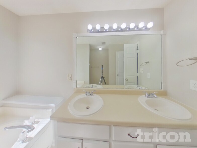 Building Photo - 25 Dove Point Cir