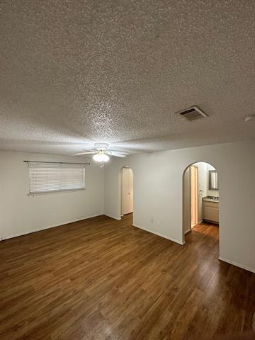 Building Photo - 733 Toni Dr