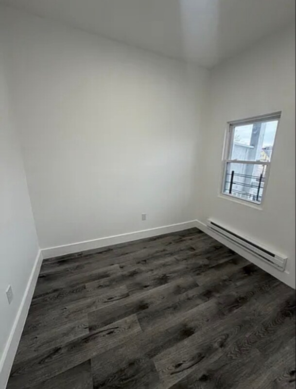 Building Photo - 25 Riverview Pl