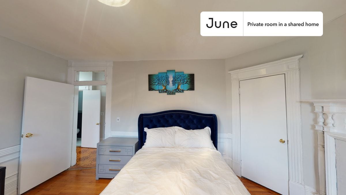 Building Photo - Room in Shared 4 bed/1 bath home in Central Harlem