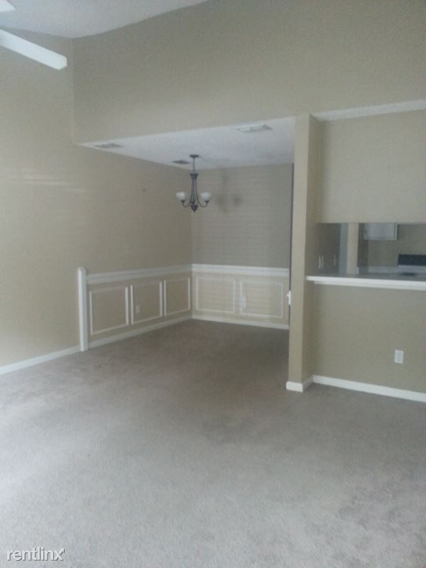 Building Photo - 3 br, 2 bath Townhome - 2396 Tina Dr