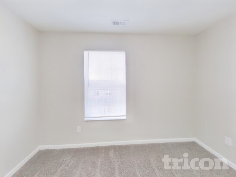 Building Photo - 597 Grassy Bend Dr