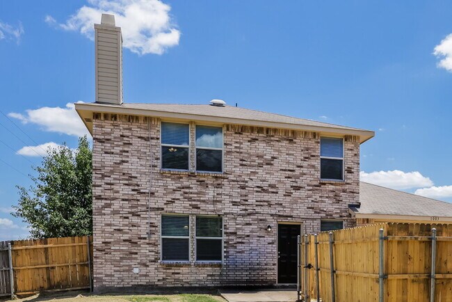 Building Photo - 1003 April Showers Ln