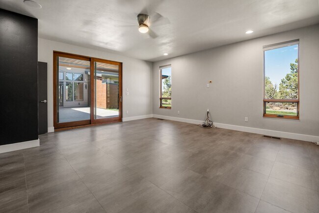 Building Photo - 64144 Pioneer Loop