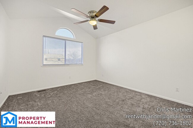 Building Photo - 543 W 114th Way