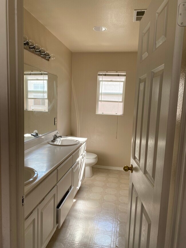 Building Photo - 11855 Westview Pky