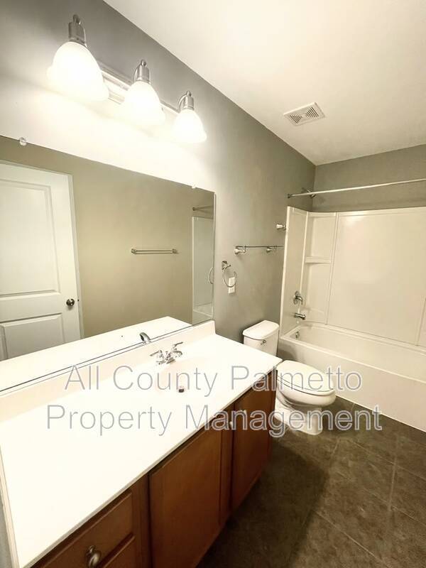 Building Photo - 3639 Bagley Dr